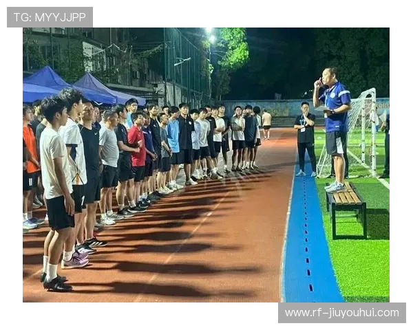 山东泰山足球队开展军训锤炼血性意志凝聚团队力量全面备战新赛季 山东泰山足球队开展军训锤炼血性意志凝聚团队力量全面备战新赛季